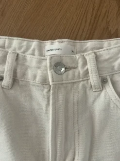 Szorty bermudy Gina Tricot 36 bermuda shorts