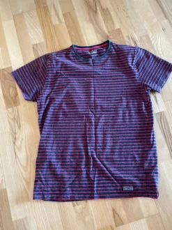 T- shirt