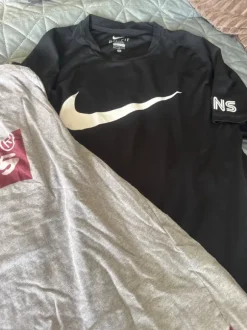 T shirt storlek L