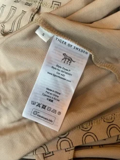 Tiger of Sweden slå-om bluse i viscose