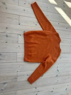 Toast Crew neck wool sweater colour clementine