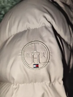 Tommy Hilfiger kurtka płaszcz damski r. 38 pudrowy róż zimowa z kapturem OPIS