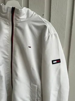 Tommy Jeans jacka