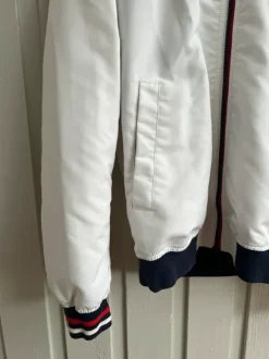 Tommy Jeans jacka