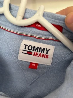 Tommy Jeans slim fit skjorte str XL