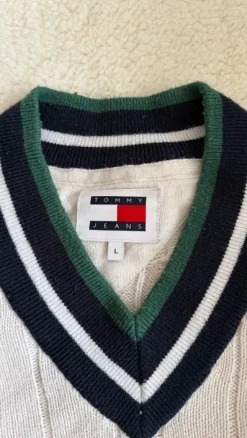 Tommy Jeans Sweter Krykietowy | Old Money Vibe | Splot Warkoczowy | Rozmiar L
