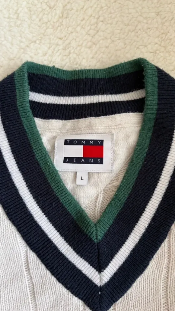 Tommy Jeans Sweter Krykietowy | Old Money Vibe | Splot Warkoczowy | Rozmiar L