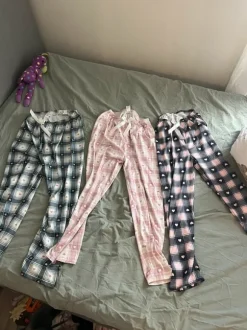 Tre pyjamas byxor