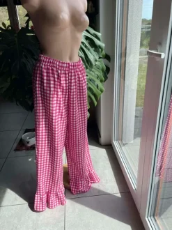 Trendy szerokie spodnie kolorowe z falbanką m w kratkę Vichy viralowe