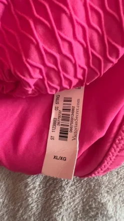 Trójkątna góra od bikini
