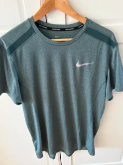 Träningströja Nike dri-fit strl L