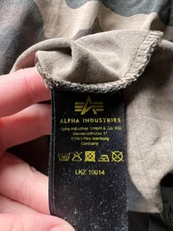 T-shirt med camuflage