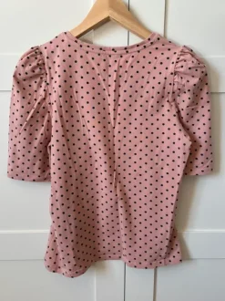 T-shirt med søde prikker