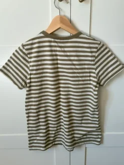 T-shirt med striber