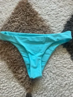 Turkos bikiniunderdel