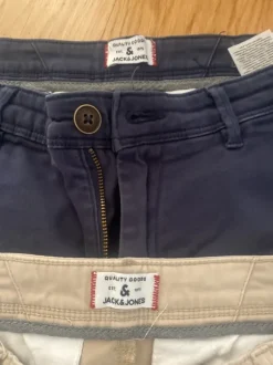 Två par herr shorts, Jack and Jones