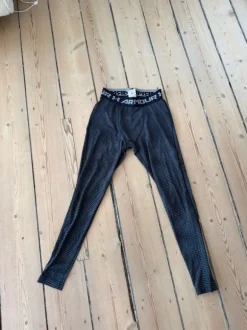 Under Armour tights