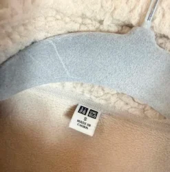 Uniqlo wiosenna / jesienna Kurtka Polarowa Teddy Sherpa Beżowa Kremowa Ciepła S M