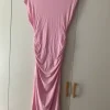 Vacker rosa maxi klänning