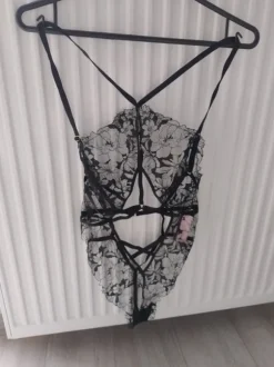Victoria’s Secret koronkowe body czarne nowe z metką