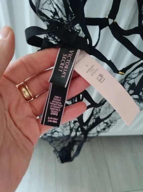 Victoria’s Secret koronkowe body czarne nowe z metką