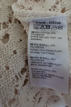 Virkat set - tröja och fodrad kjol i cremevit/beige