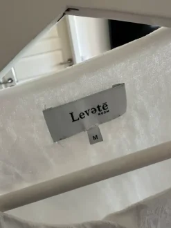 Virkelig fin skjorte fra Levate room sælges 🌸