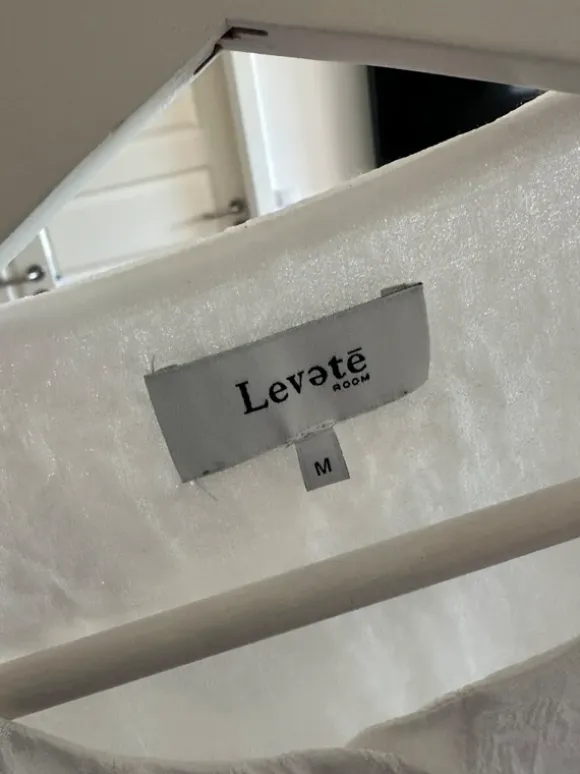 Virkelig fin skjorte fra Levate room sælges 🌸