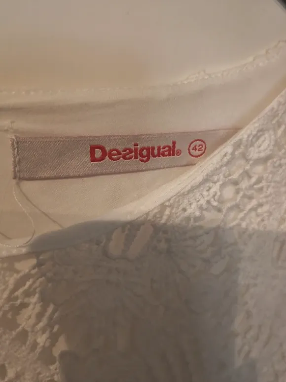 Vit spetsklänning Desigual