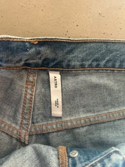 Weekday jeans