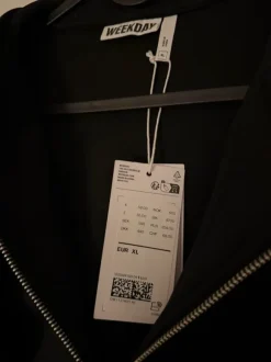 Weekday Scuba zip hoodie i svart – storlek XL 🖤