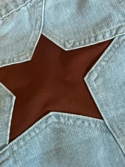 Westfade denimshorts med stjerner. Boohoo style