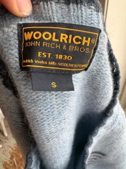 Woolrich stickad tröja