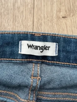Wrangler Jeansy Dzwony W28 L32 Bootcut Vintage Flare Y2K Denim Trend 2026