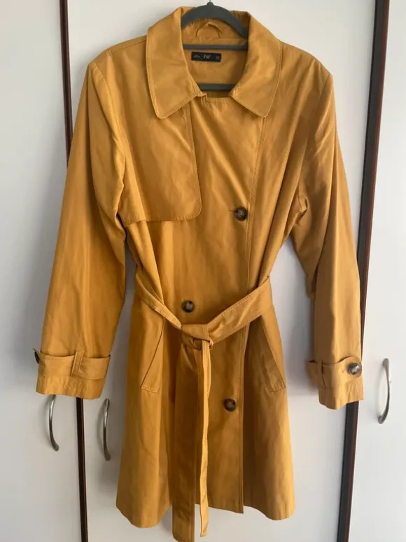Yellow Trenchoat